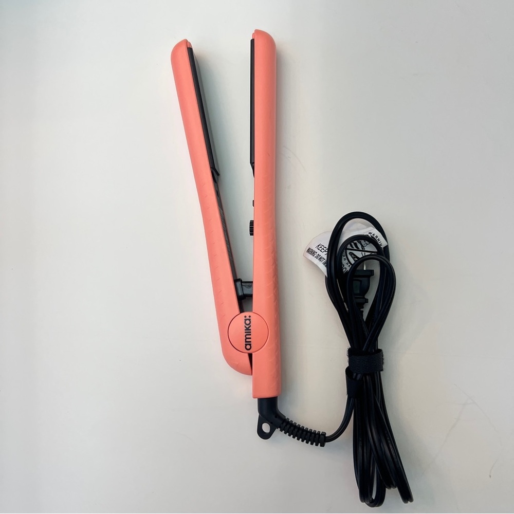 Amika 1” flat Iron